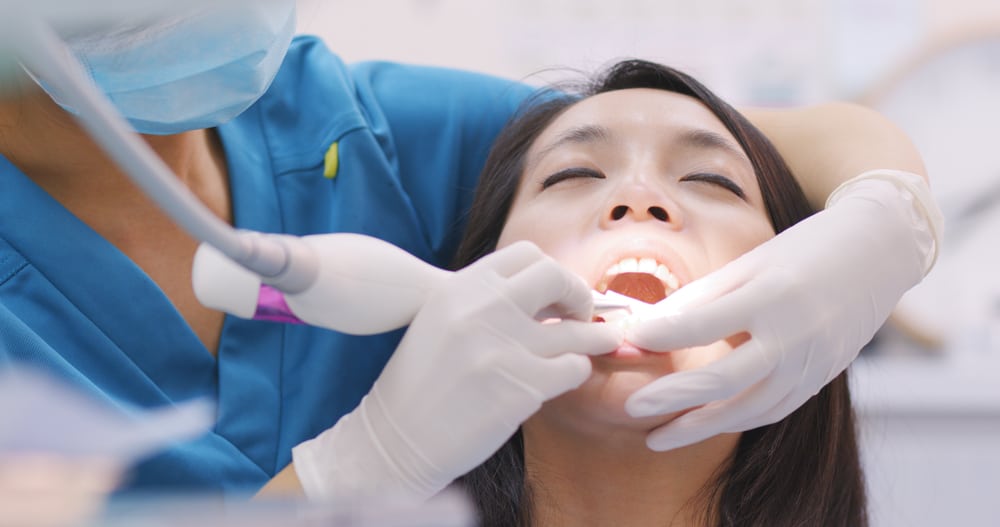 Vermeiden Sie nach dem Skalieren diese 6 Dinge, um Ihre Zähne sauber zu halten