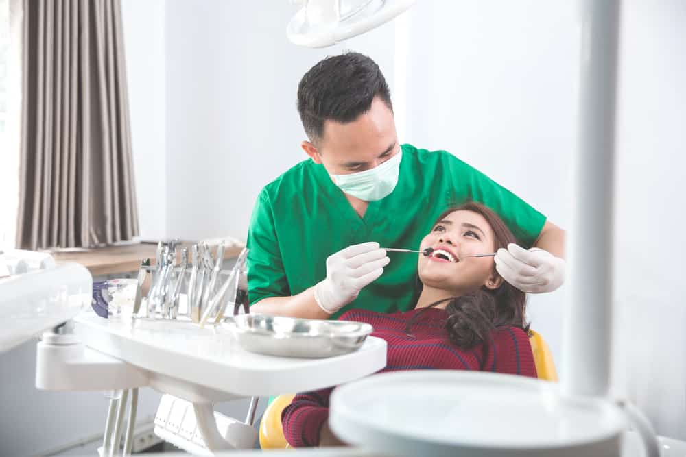 의료 절차를 통한 치과 치료의 12가지 유형