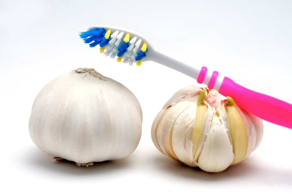 7 formas de deshacerse del mal aliento después de comer cebollas