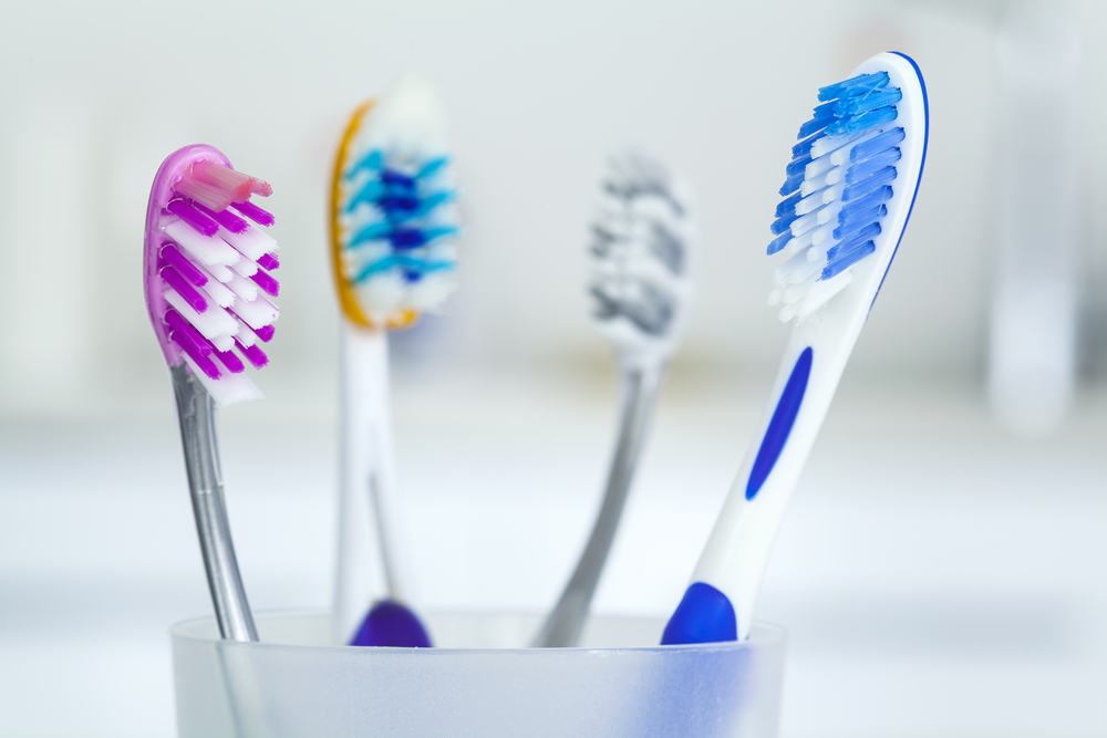 Diferencias en la función de un cepillo de dientes según su forma.