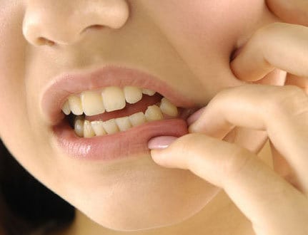 Juckendes Zahnfleisch: Ursachen, Symptome und wie man es überwindet