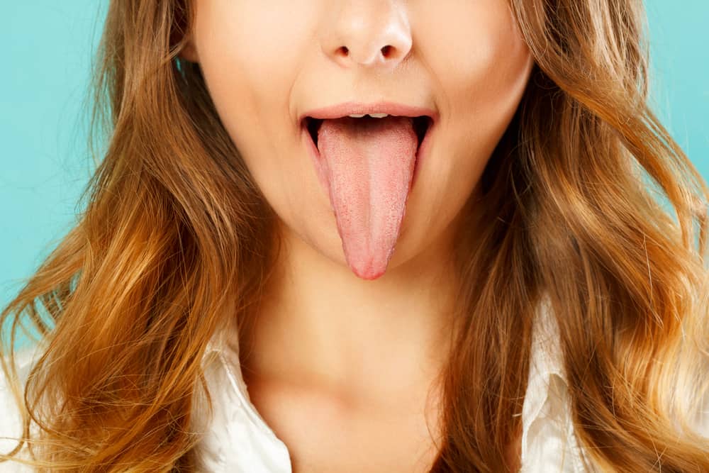 혀도 치료해야합니다! 이것은 혀 건강을 유지하는 4가지 최선의 방법입니다.