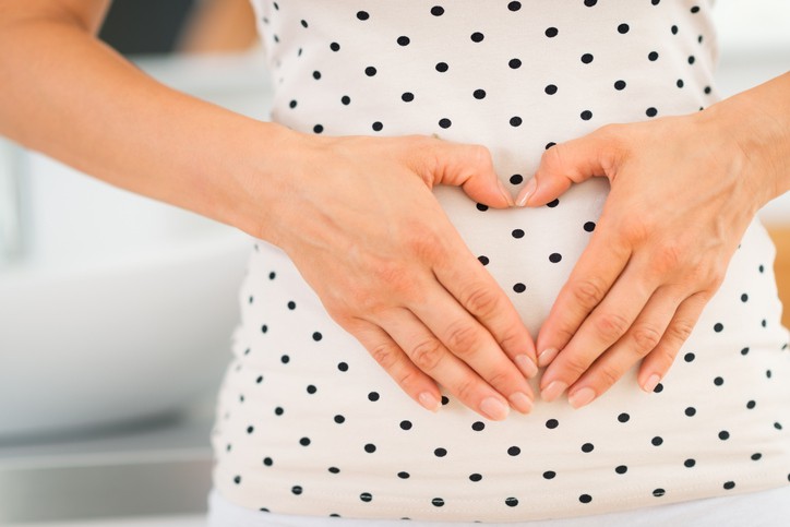 Guía segura para ayunar durante el embarazo joven
