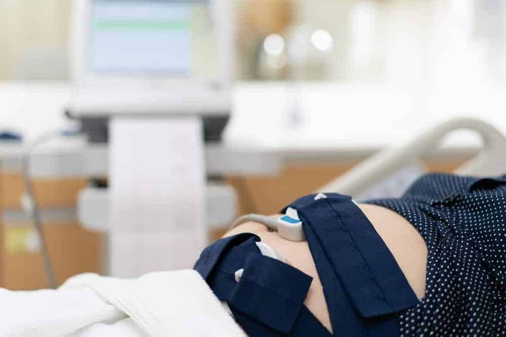 Lernen Sie die Kardiotokographie (CTG) kennen, die Herzfrequenz des Babys im Mutterleib zu überprüfen