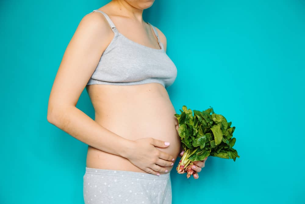 8 beneficii uimitoare ale spanacului pentru femeile însărcinate