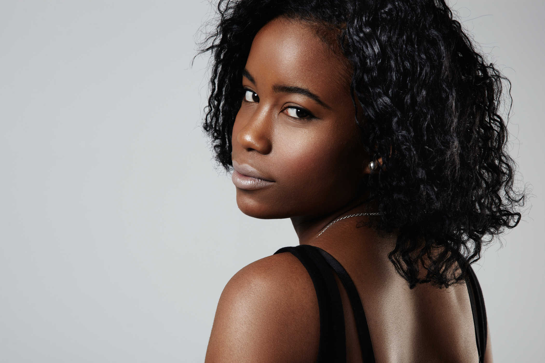 7 beneficios para la salud de tener una piel oscura a negra