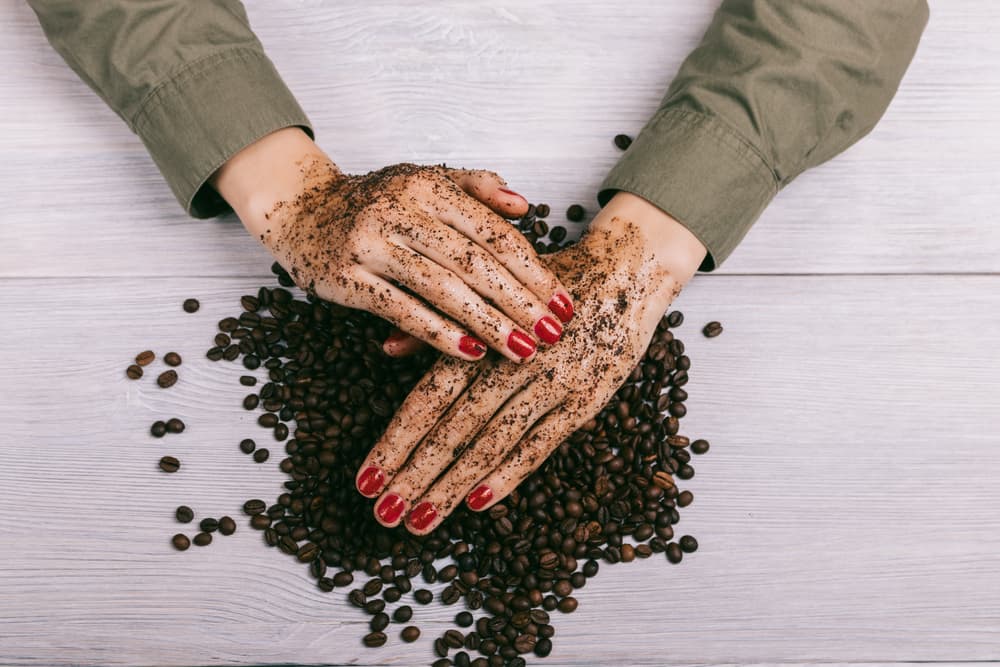 7 способов использования кофе для ухода за кожей и волосами