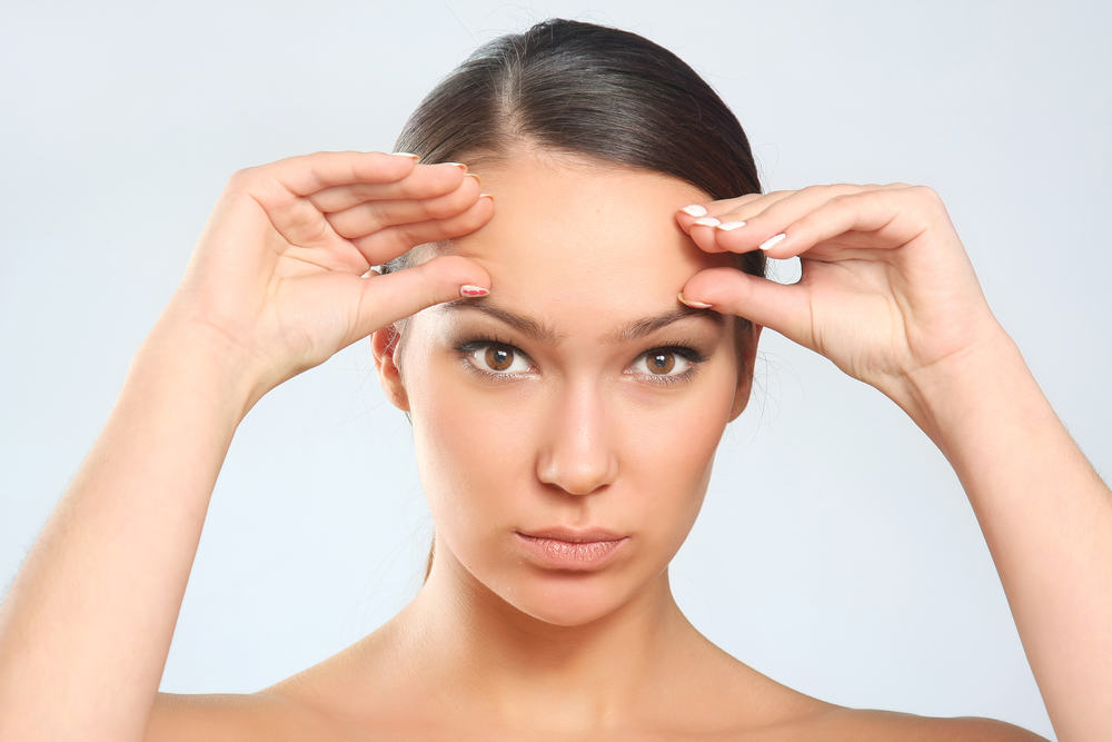 얼굴의 잔주름과 주름을 줄이는 5가지 자연적인 방법