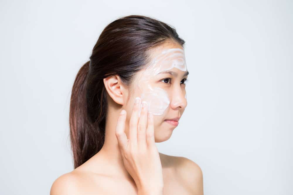 Allez, faites votre propre masque au yaourt à la maison sans cher et sans complication !