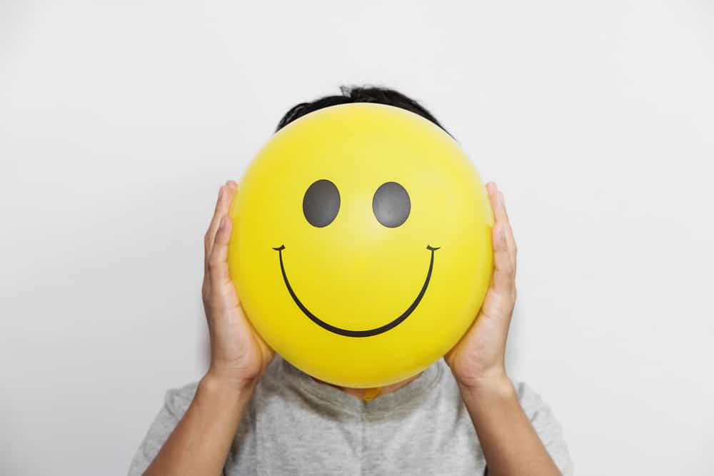 행복을 느끼는 것 외에도 내면에 있는 8가지 긍정적인 감정을 파헤쳐 보세요