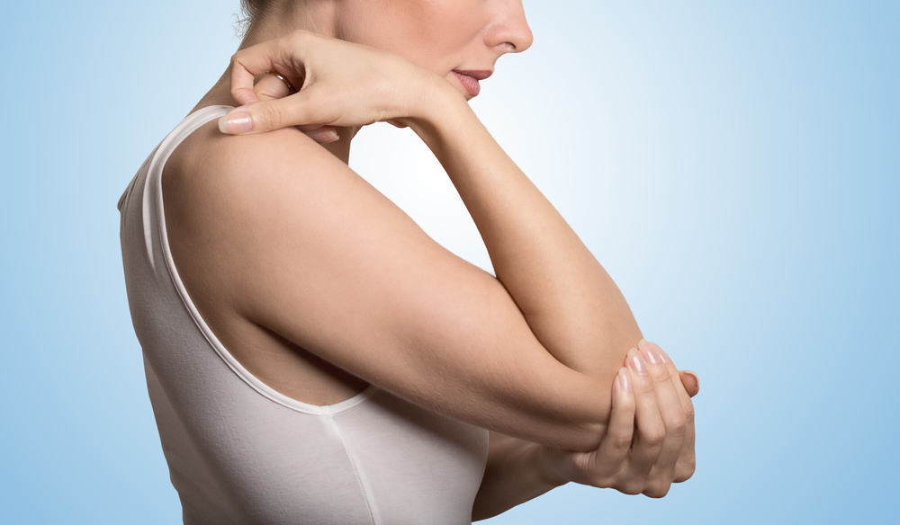 팔꿈치 통증의 5가지 일반적인 원인과 이를 극복하는 방법