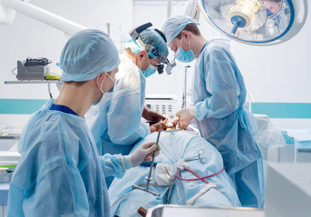 Wirbelsäulenchirurgie: Voraussetzungen, Verfahren und Risiken