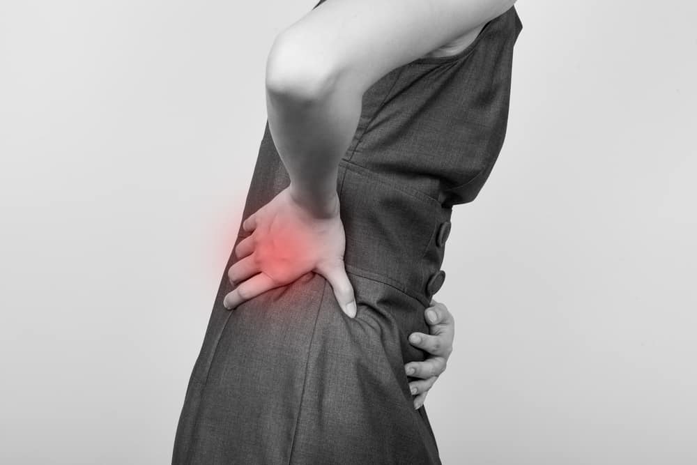Rückenschmerzen nach dem Essen? Diese 8 Dinge könnten die Ursache sein
