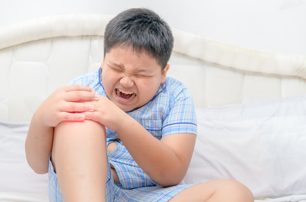 4 Ursachen von Gelenkschmerzen bei Kindern und der richtige Weg, sie zu überwinden