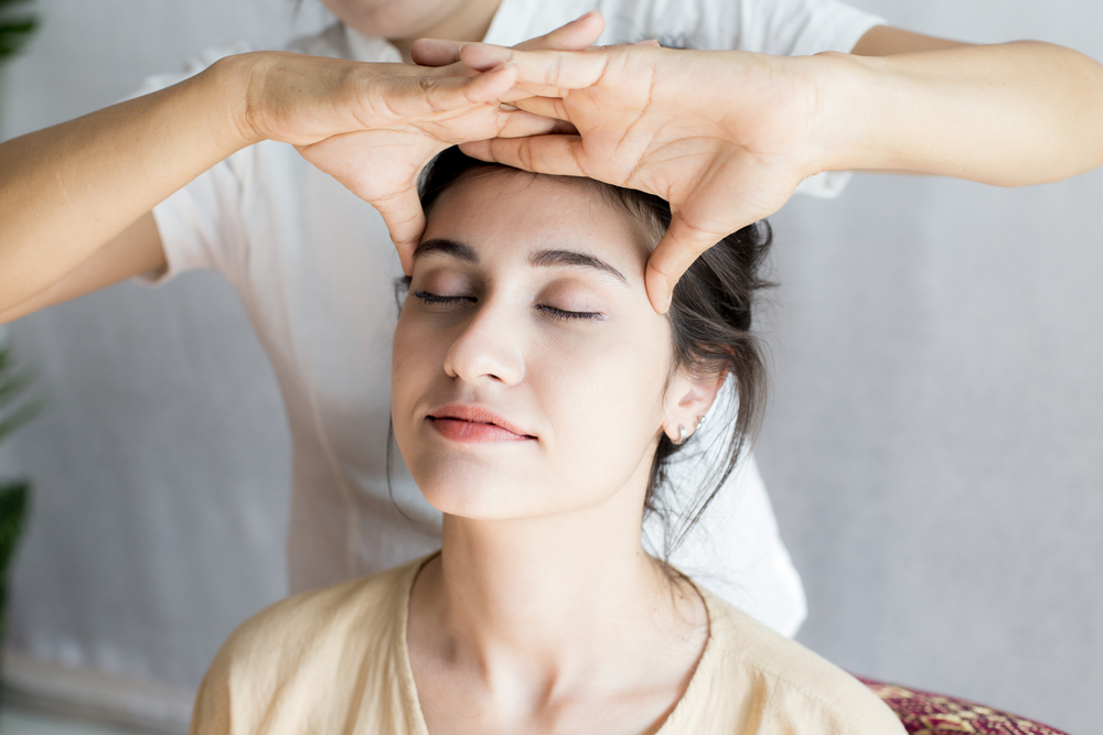 Verschiedene Massagetechniken zur Linderung von Migräne