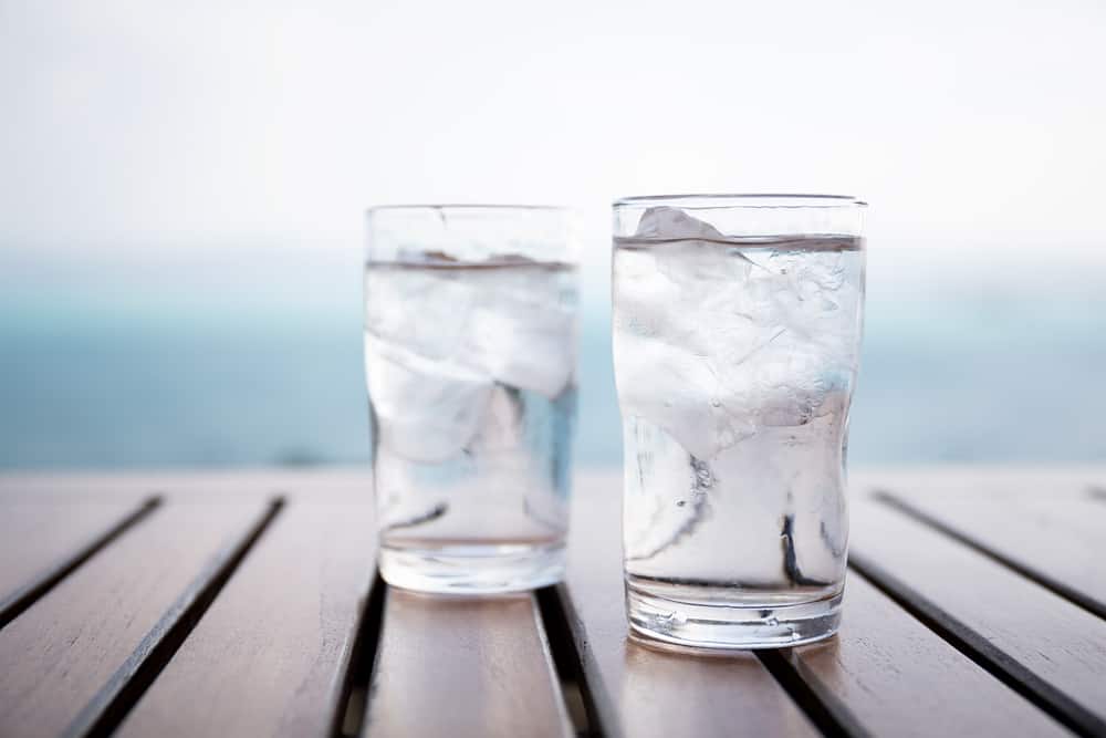 Est-il vrai que boire de l'eau froide peut brûler plus de calories ?