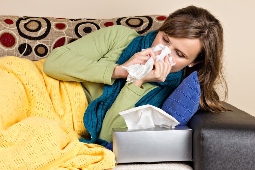 ¿Cuánto tiempo debe descansar en casa cuando tiene un resfriado o una gripe?