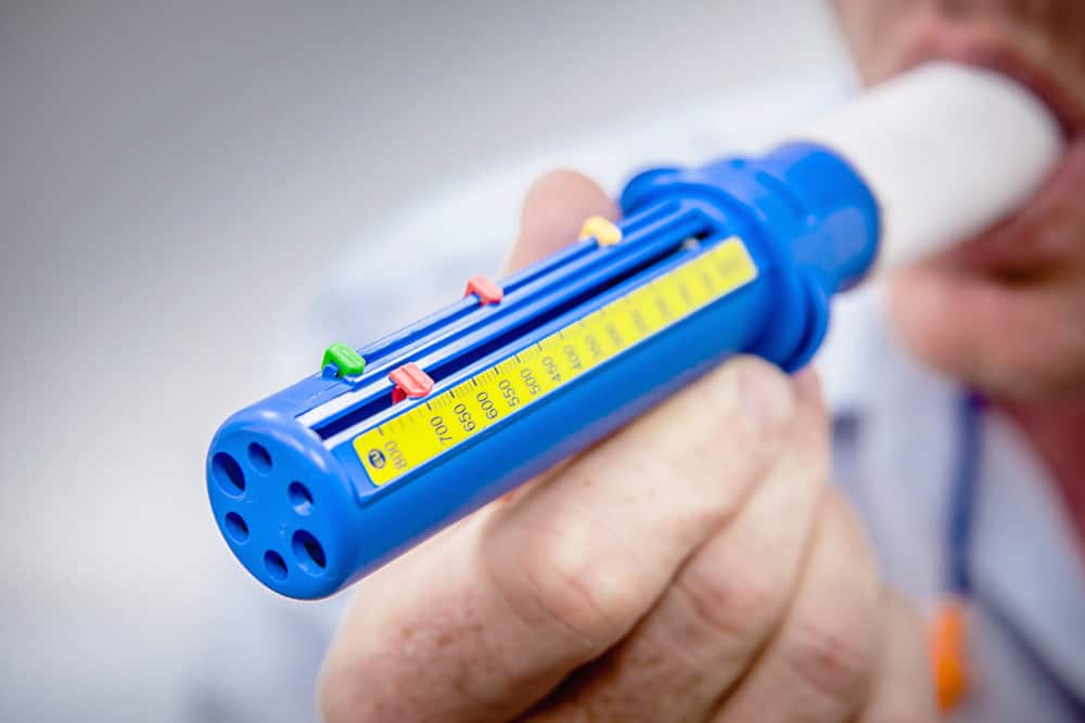 Conozca el medidor de flujo máximo y cómo usarlo para personas con problemas respiratorios