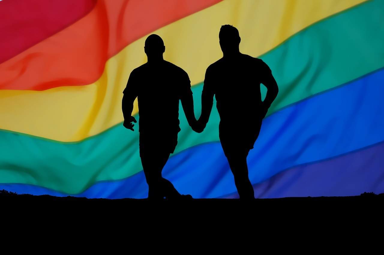 동성 섹스가 HIV에 더 위험한 이유는 무엇입니까?