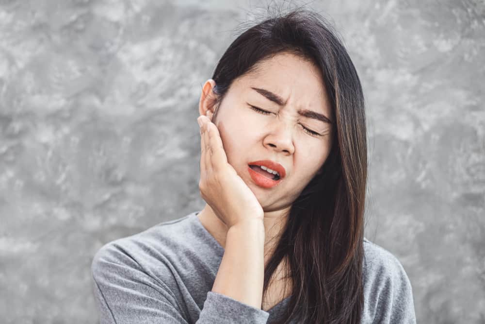Bol u čeljusnom zglobu? Saznajte uzroke, simptome i kako ih prevladati