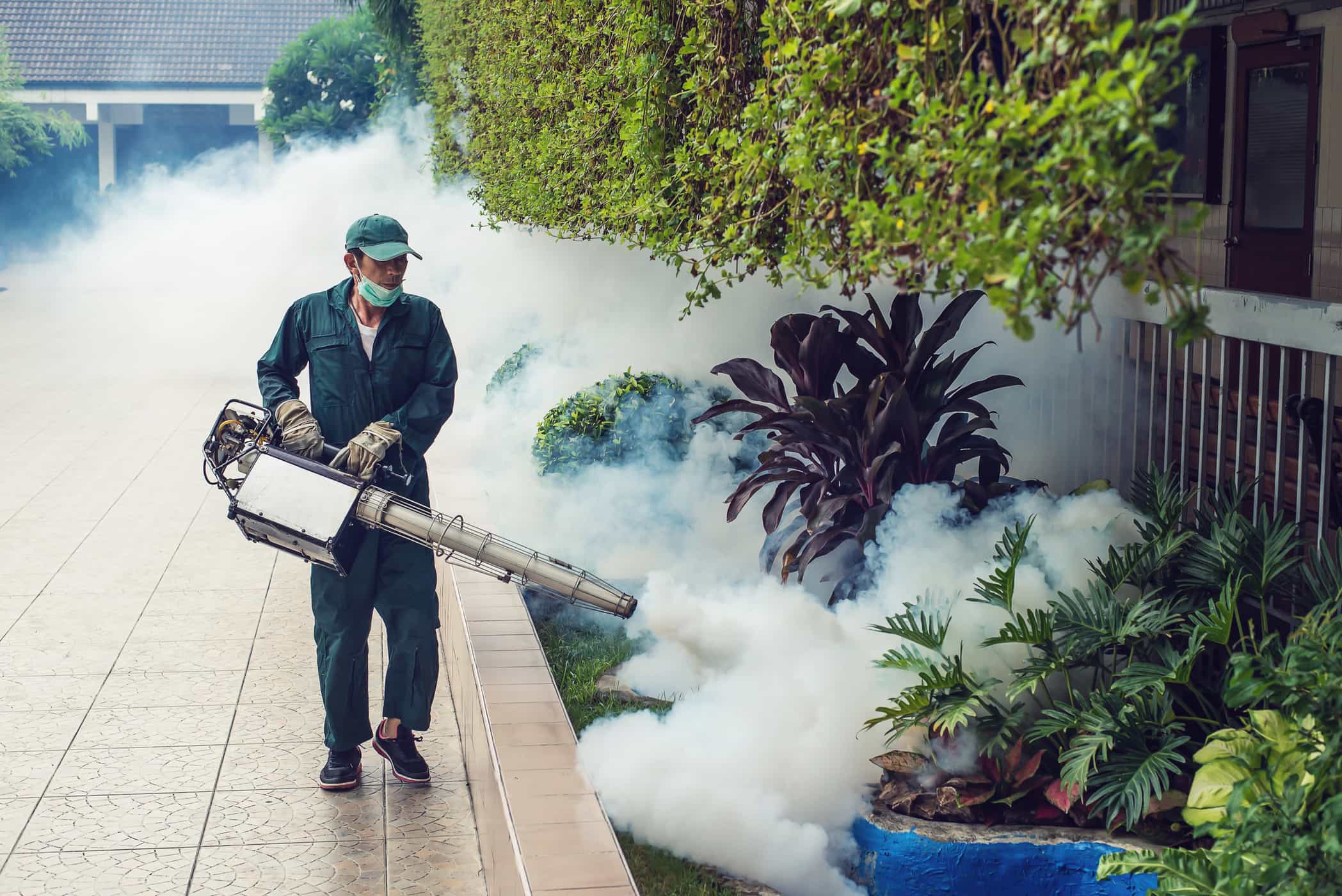 Cuidado, es peligroso si inhalamos gas nebulizador de mosquitos