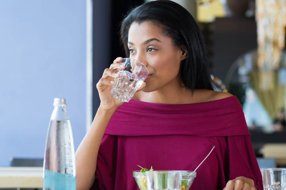 식사 후 물을 마셔야 하는 이유는?