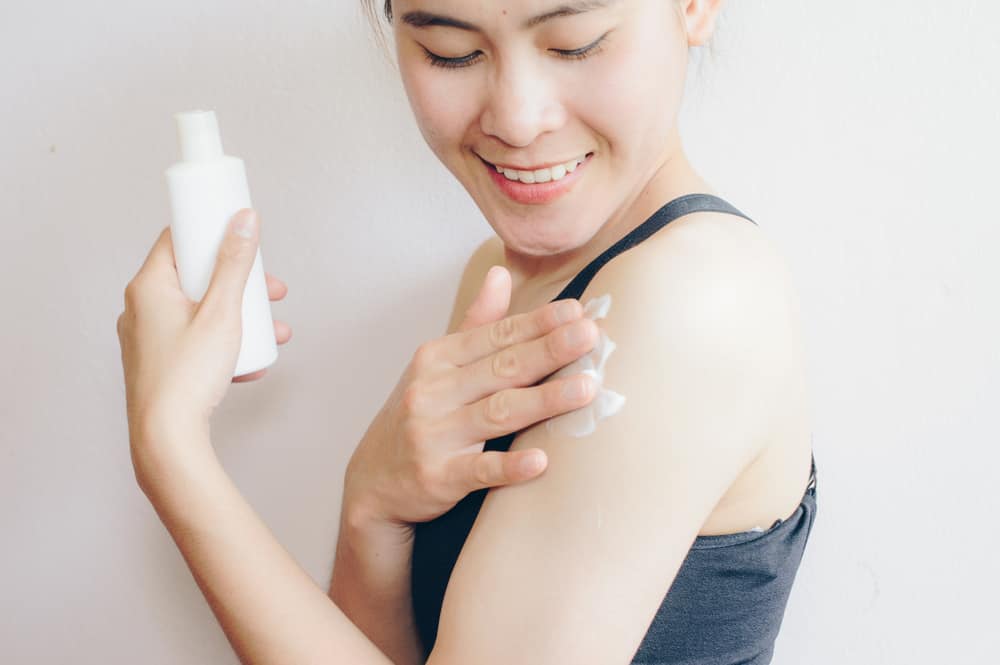 5 consejos para elegir un protector solar para personas con piel fácil de acné