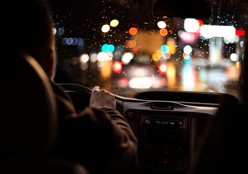 Los siguientes consejos de conducción nocturna para llegar de forma segura a su destino