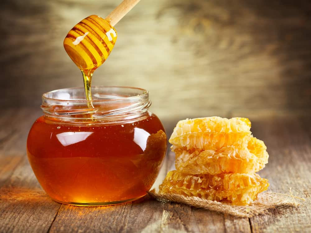 Boire du miel après avoir pris des médicaments, est-ce possible ou non ?