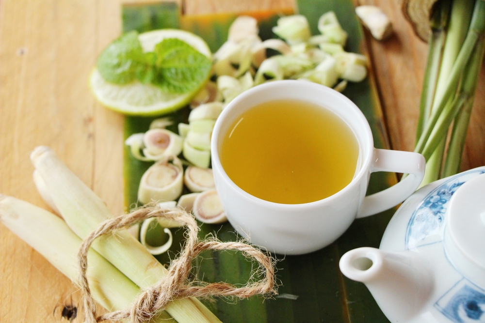 6 преимуществ чая с лемонграссом, трав, которые помогают предотвратить болезни
