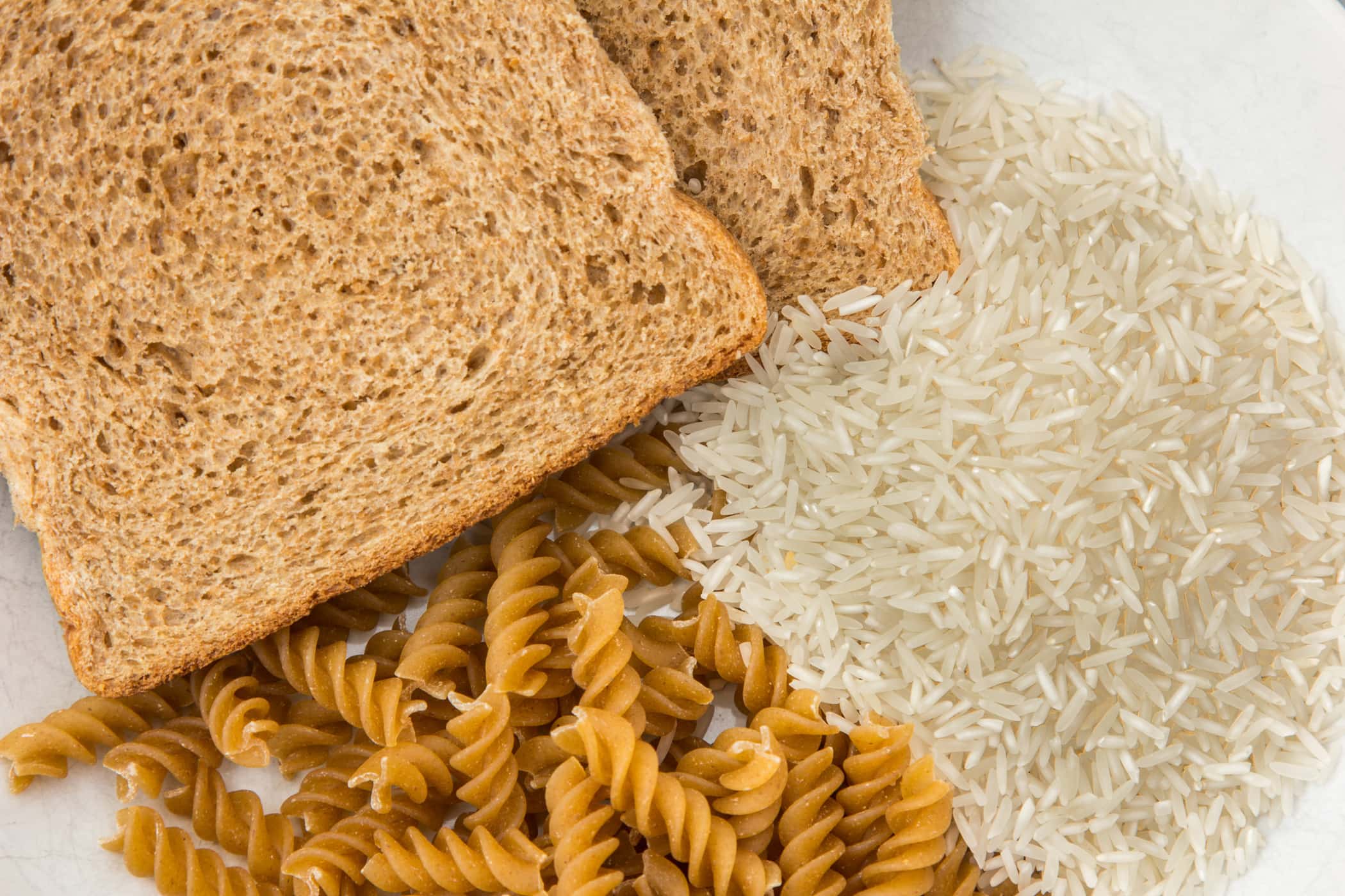 쌀, 국수, 파스타, 빵: 어떤 탄수화물 공급원이 가장 건강에 좋을까요?