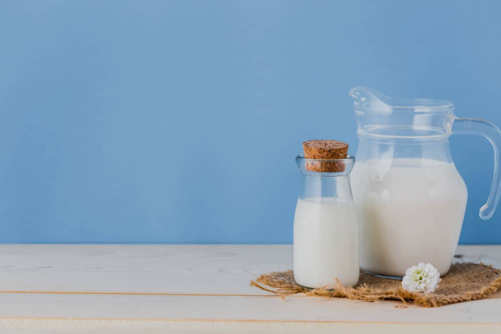 따뜻한 우유와 차가운 우유 중 어느 것이 더 건강합니까?