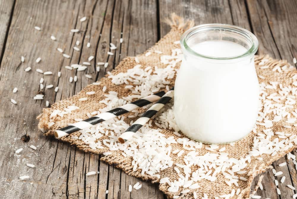 다른 식물성 우유와 비교한 쌀 우유의 5가지 이점