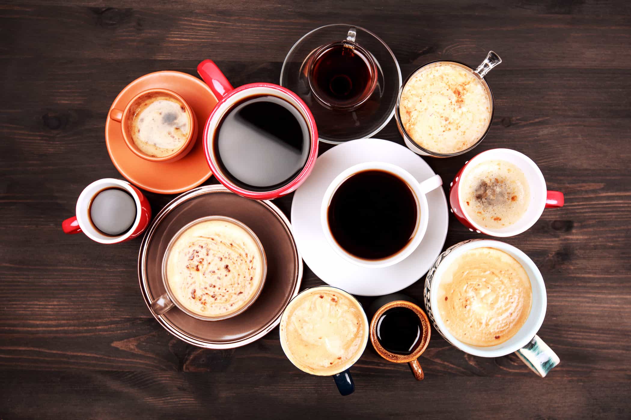 블랙커피가 마음에 들지 않으세요? 설탕 없이 커피를 더 맛있게 만드는 8가지 방법