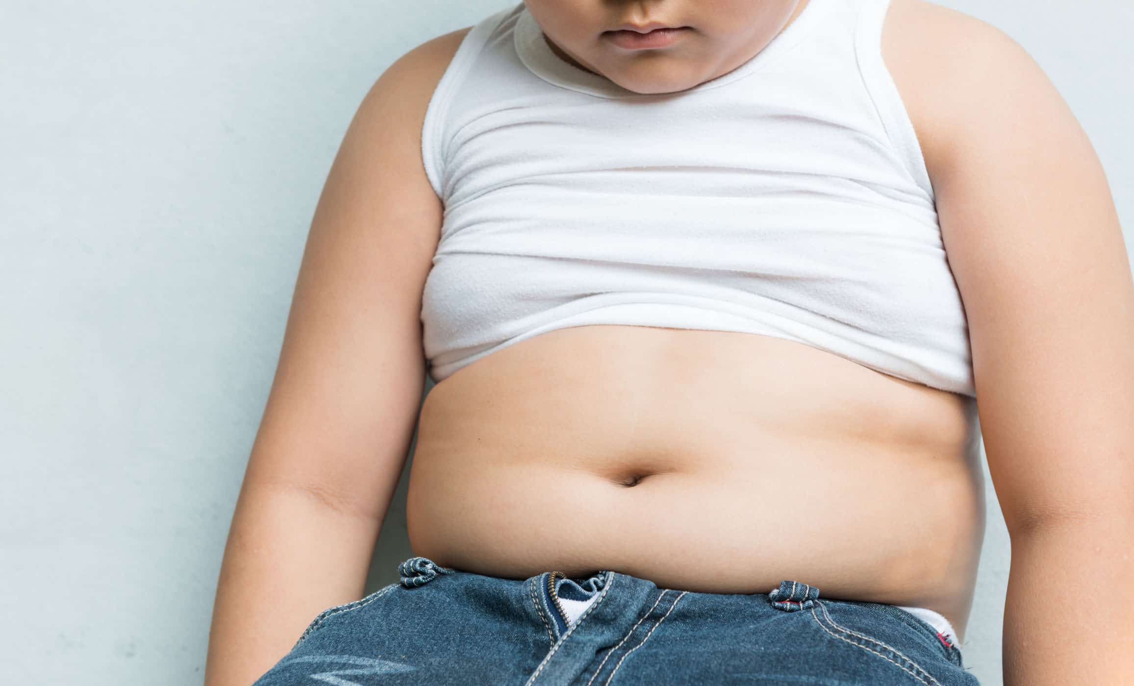 "뚱뚱하다"라고 부르면 아이들의 체중이 증가하는 것으로 밝혀졌습니다.