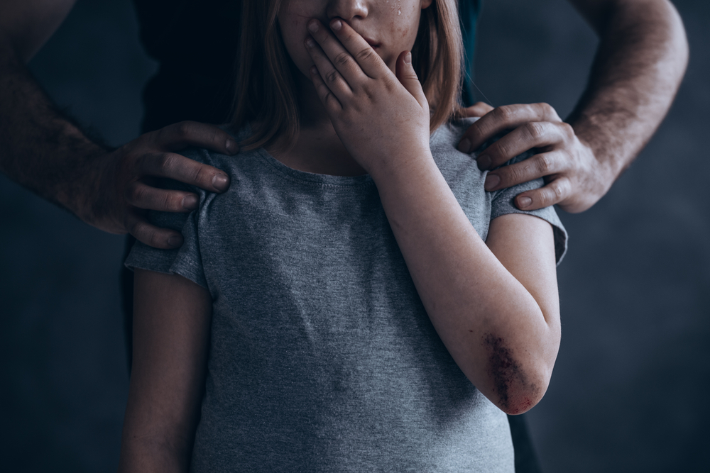 아동 성적 학대 및 학대의 징후 인식하기