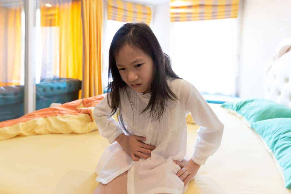 ¡Cuidado con los 6 síntomas de apendicitis en este niño!