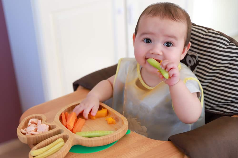 Introducción al destete dirigido por bebés (BLW), cuando los bebés aprenden a comer por su cuenta
