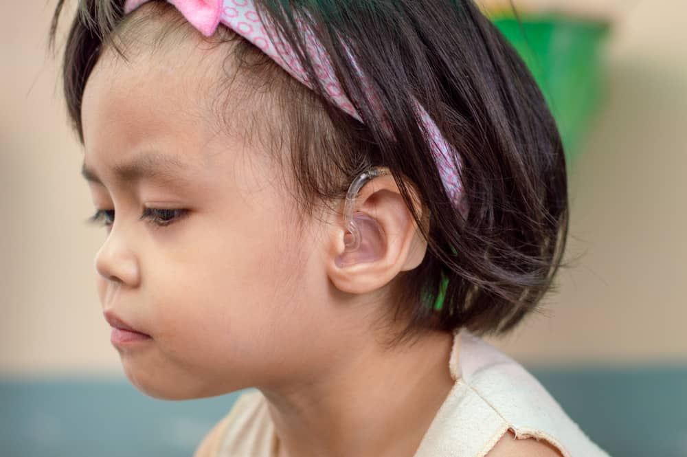 Ist ein gehörloses Kind definitiv stumm?