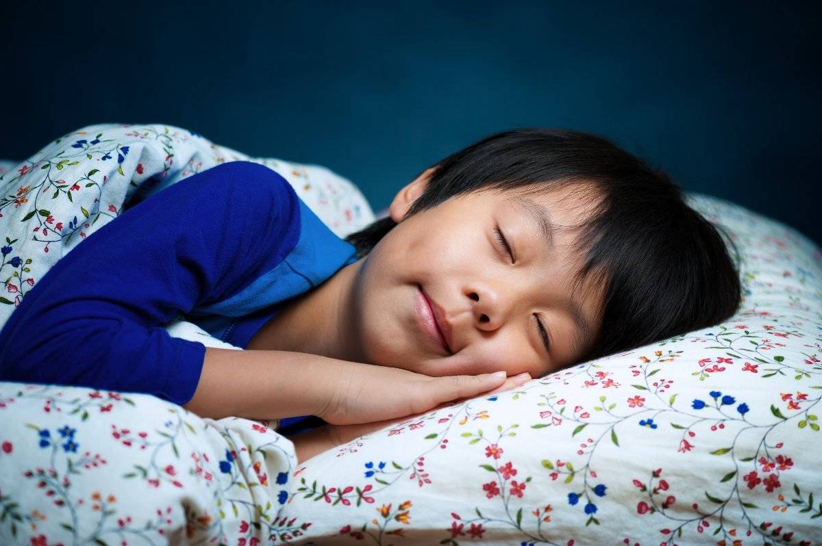 Stimmt es, dass die Körpergröße zunimmt, wenn Kinder schlafen?