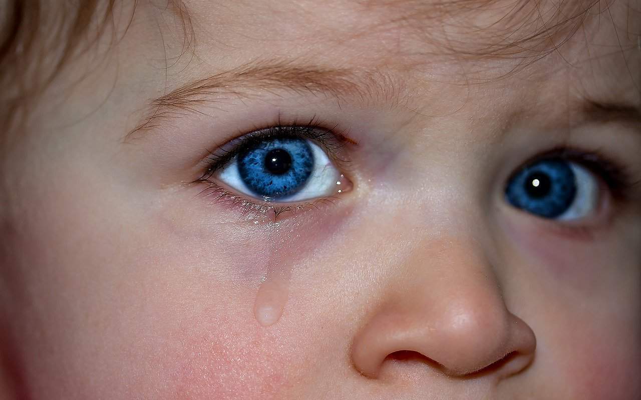 안전한 어린이의 눈 통증을 치료하는 의약품 및 방법의 선택