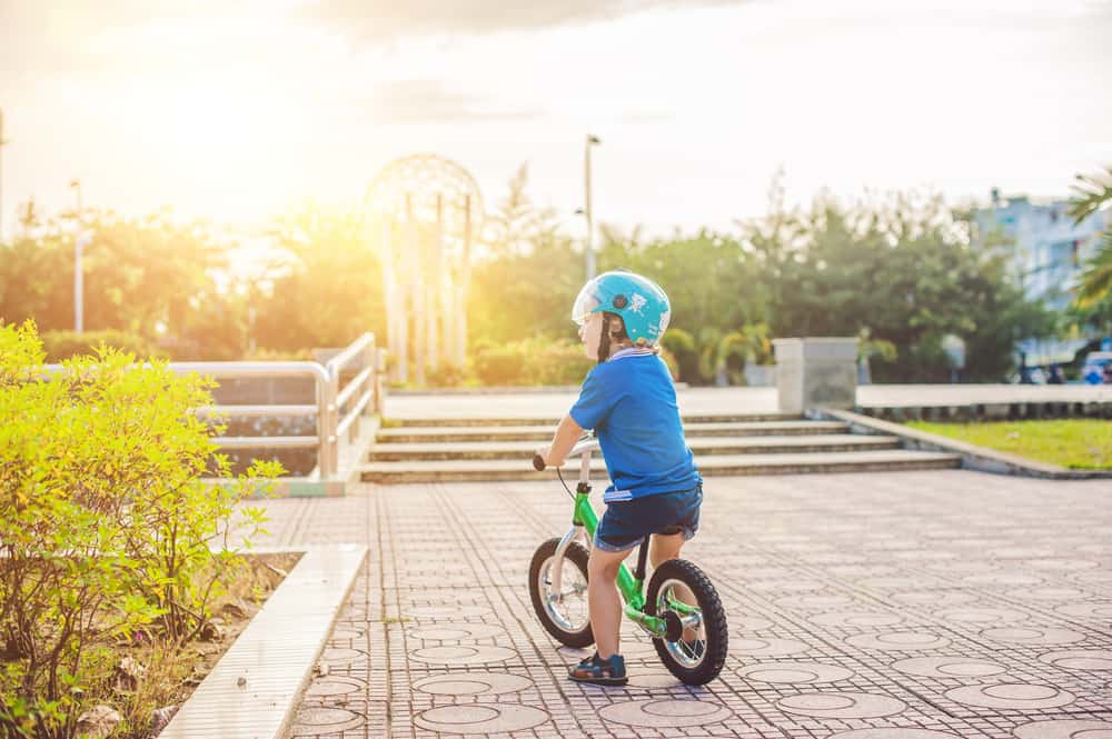 Un guide précis et sans blessure pour apprendre aux enfants à faire du vélo