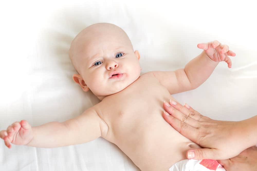 아기의 피부는 첫 주에 벗겨진다, 위험하다?